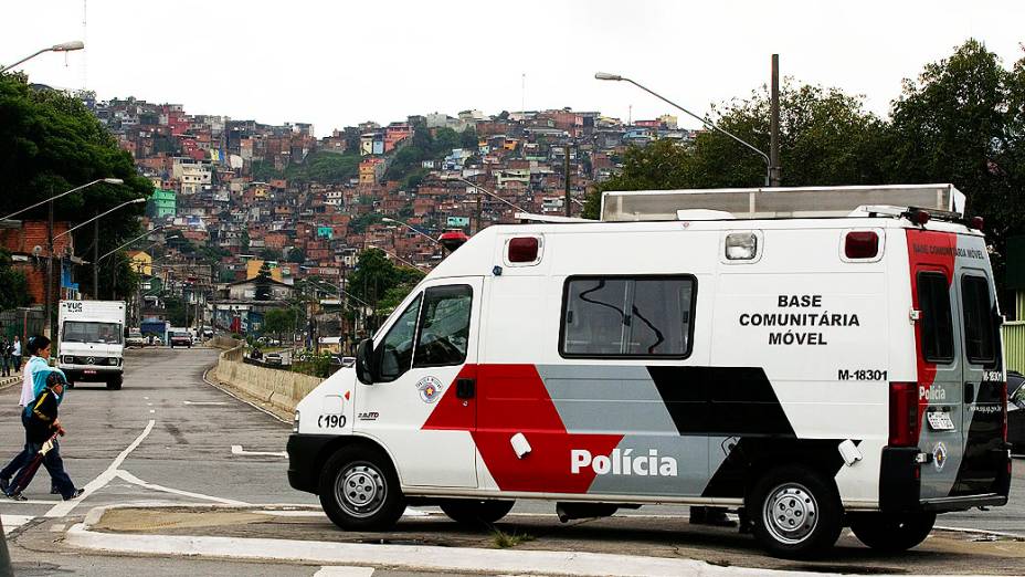 Uma Base Comunitária Móvel foi instalada na Vila Brasilândia, em São Paulo