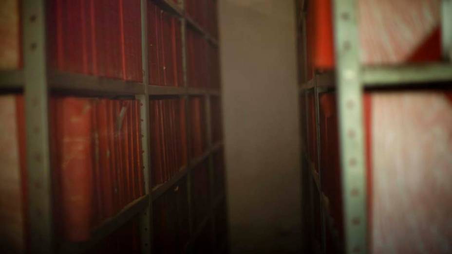 Além dos blocos de parafina, o Dr. Mattosinho tem encadernados todos os pedidos médicos que chegaram às suas mãos em 50 anos de profissão