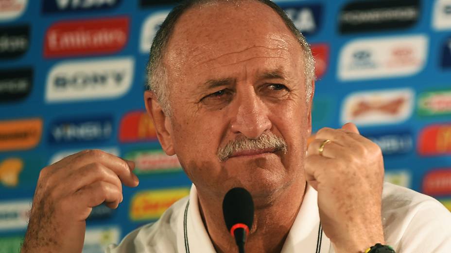 Felipão, o técnico da Seleção Brasileira de Futebol, durante uma coletiva de imprensa, neste domingo (22), em Brasília