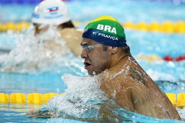 Brasil conquista quatro ouros no último dia do Mundial em Piscina