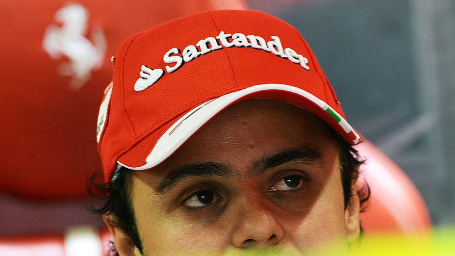 Felipe Massa aguarda a definição do grid de largada em Interlagos, em São Paulo