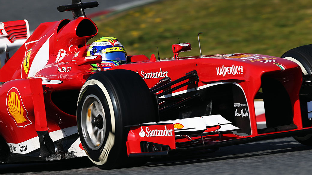 Felipe Massa durante o treino da Fórmula 1, na Espanha: só atrás de Lewis Hamilton