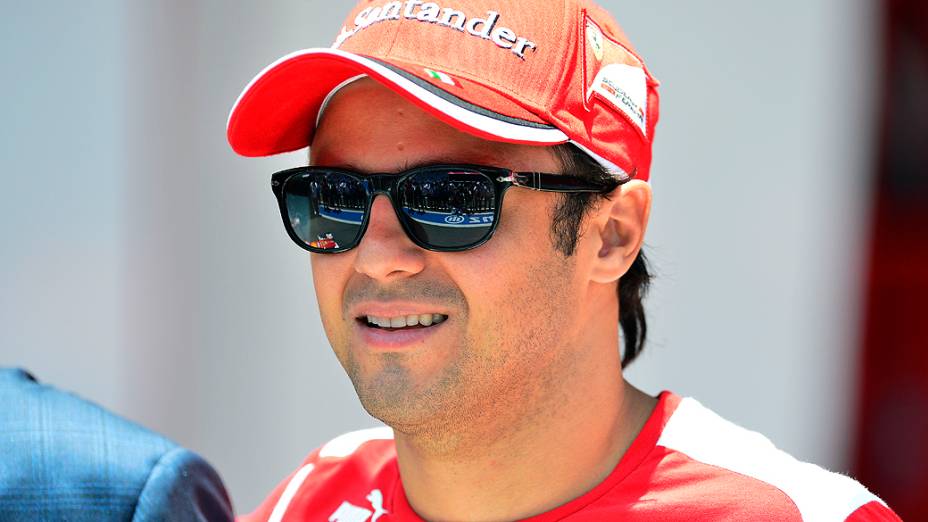 Felipe Massa no box da Ferrari em Interlagos