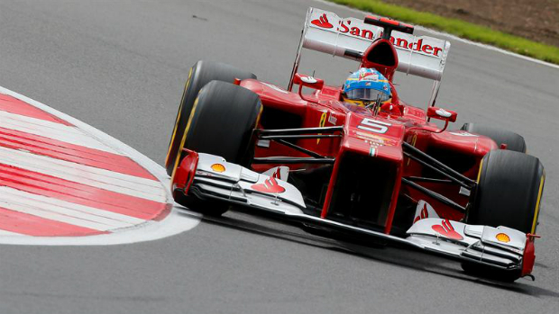 Fernando Alonso, piloto espanhol de Fórmula 1, durante a última etapa do treino para o GP da Inglaterra