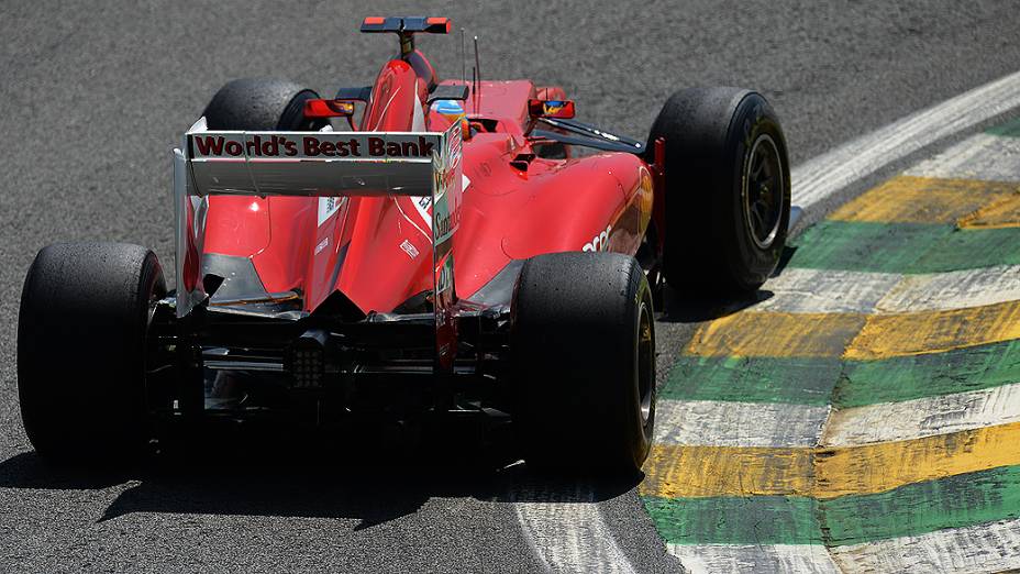 Fernando Alonso durante o primeiro treino livre do GP Brasil, nesta sexta-feira em Interlagos