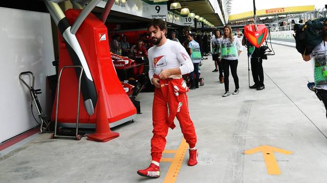 Fernando Alonso durante treino classificatório para o Grande Prêmio do Brasil de Fórmula 1