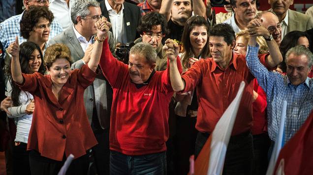 Fernando Haddad faz comício com a presença de Lula e Dilma Rousseff, em 20/10/2012