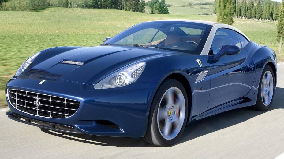 Ferrari California 2013: 490 cavalos e 0 a 100 km/h em 3,8 segundos