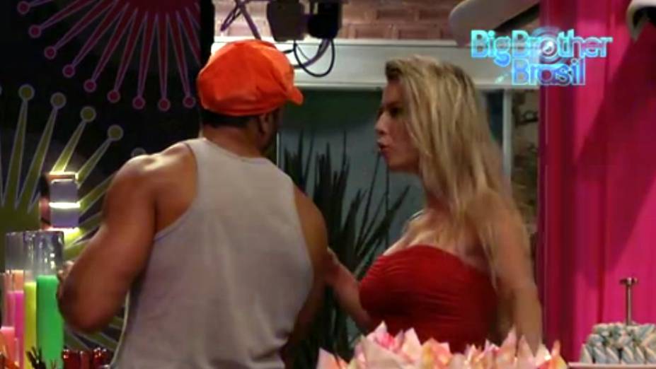 Fernanda convidou Bambam para dançar