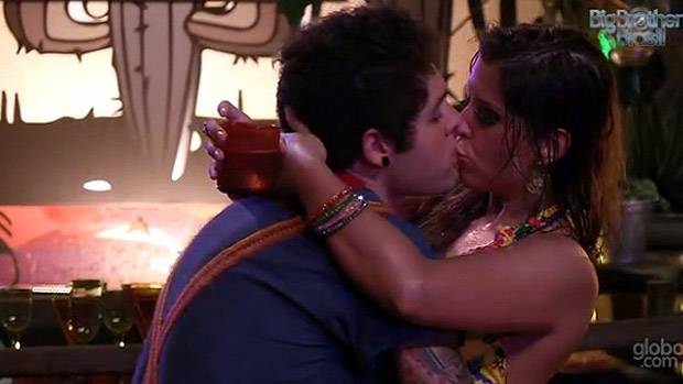 Andressa e Nasser durante a festa