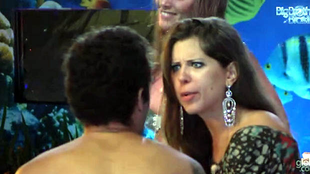 Nasser e Andressa brigam durante a festa