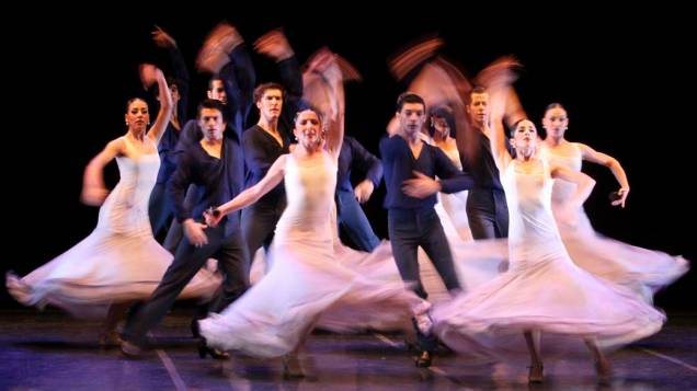 Apresentação do Conservatório Real de Dança da Espanha durante o VI Festival Internacional de Balet, na Colômbia