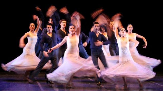 Apresentação do Conservatório Real de Dança da Espanha durante o VI Festival Internacional de Balet, na Colômbia