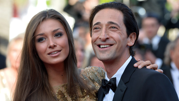 Os atores Adrien Brody e Lara Lieto em Cannes para a exibição do filme Cleópatra
