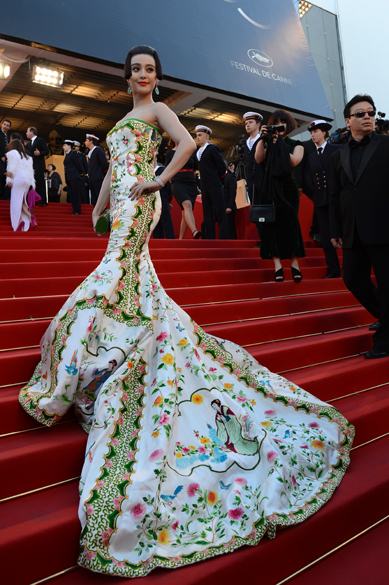 A modelo chinesa Fan Bing Bing no tapete vermelho do 65º Festival de Cannes, em 16/05/2012