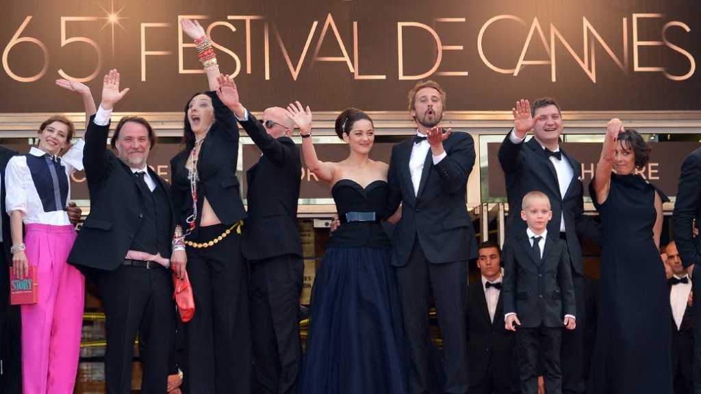 Elenco na estreia do filme "De Rouille et D'Os" no Festival de Cannes 2012, em 17/05/2012