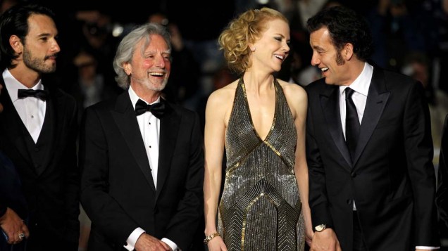 O ator Rodrigo Santoro, o diretor Philip Kaufman, a atriz Nicole Kidman e o ator Clive Owen no 65º Festival de Cannes, em 25/05/2012