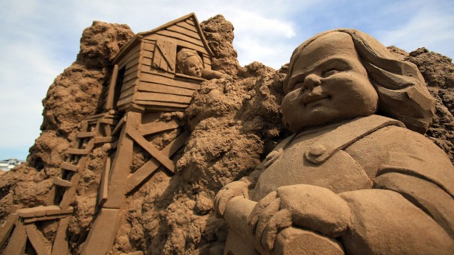 Mais de 4.000 toneladas de areia são utilizadas no festival de esculturas de Weston-Super-Mare, na Inglaterra