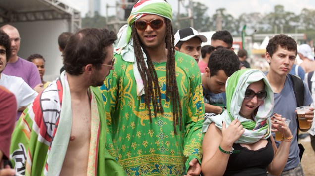 Várias tribos se encontram no último dia do Lollapalooza Brasil, no Jockey Club de São Paulo, em 08/04/2012