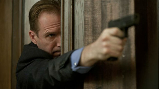 O ator Ralph Fiennes como Gareth Mallory em Skyfall