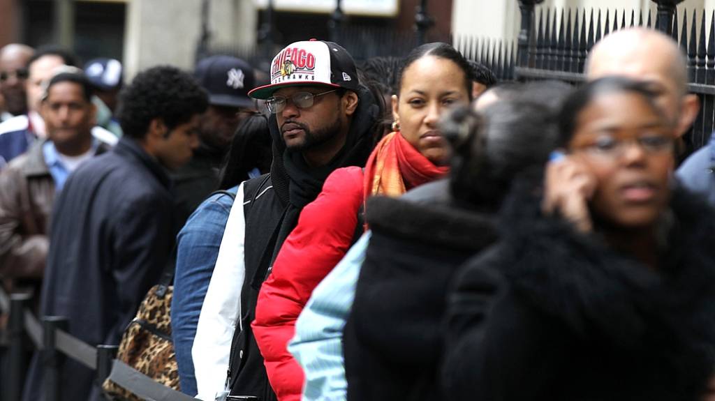 Payroll: EUA criam 119 mil vagas em setembro e superam projeções