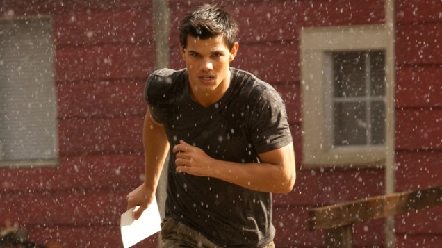 Jacob (Taylor Lautner) em cena do filme <em>Amanhecer - Parte 1</em>