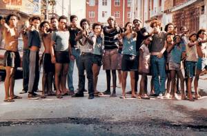 filmes-livros-brasileiros-06-gde-original.jpeg Cena de 'Cidade de Deus' (2002), filme de Fernando Meirelles inspirado no livro homônimo de Paulo Lins