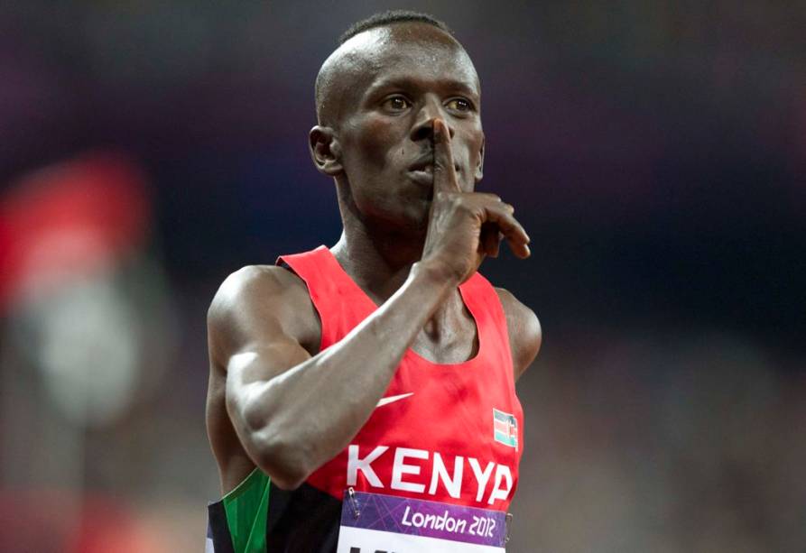 O queniano Ezekiel Kemboi, campeão dos 3.000 metros com obstáculos