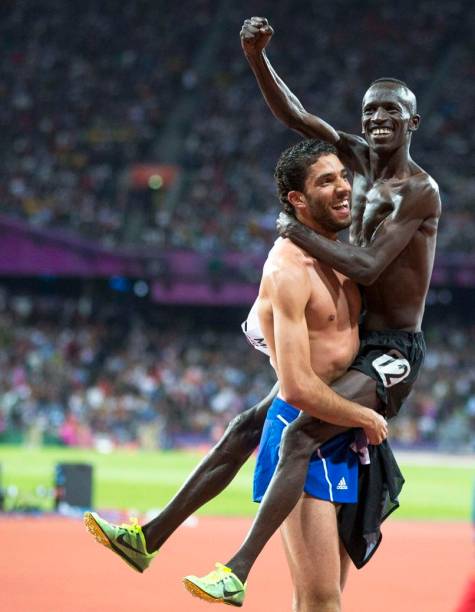 O queniano Ezekiel Kemboi, campeão dos 3.000 metros com obstáculos