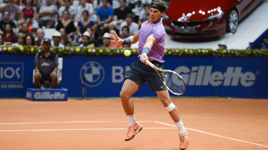 Nadal no jogo contra Nalbandian na Final do Brasil Open, no Ginásio do Ibirapuera