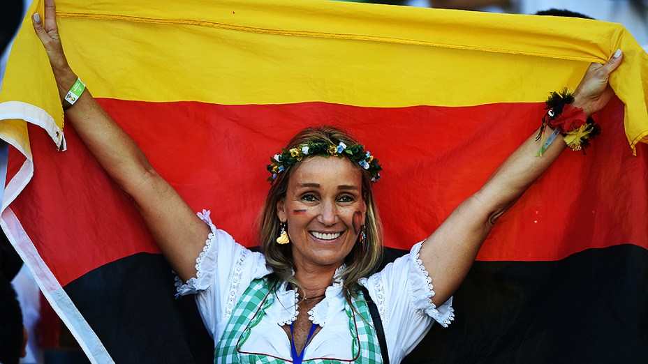 Torcedores da Alemanha comemoram o título da Copa do Mundo no Maracanã, no Rio