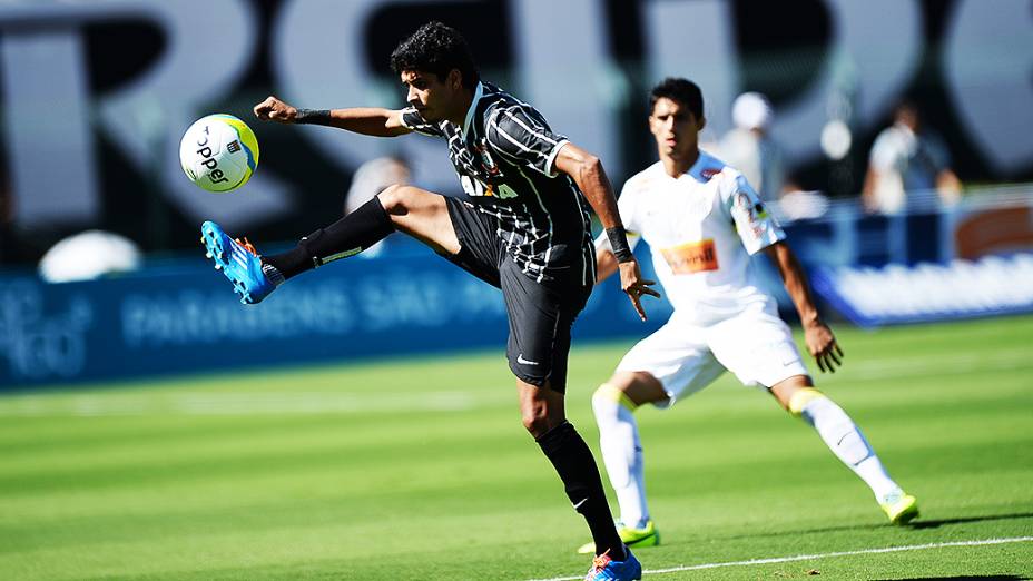 Partida entre Corinthians e Santos, no Pacaembú