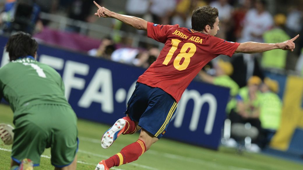 Jordi Alba, lateral contratado pelo Barcelona, comemora seu gol na final da Eurocopa 2012: agora, o sonho da medalha olímpica