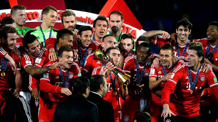 Jogadores do Bayern de Munique comemoram o título de campeão Mundial de Clubes da Fifa 2013