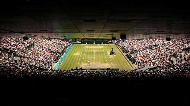 Rafael Nadal e Novak Djokovic durante a partida final do torneio de Wimbledon, Londres