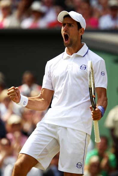 Novak Djokovic durante a partida final do torneio de tênis de Wimbledon contra Rafael Nadal, Londres