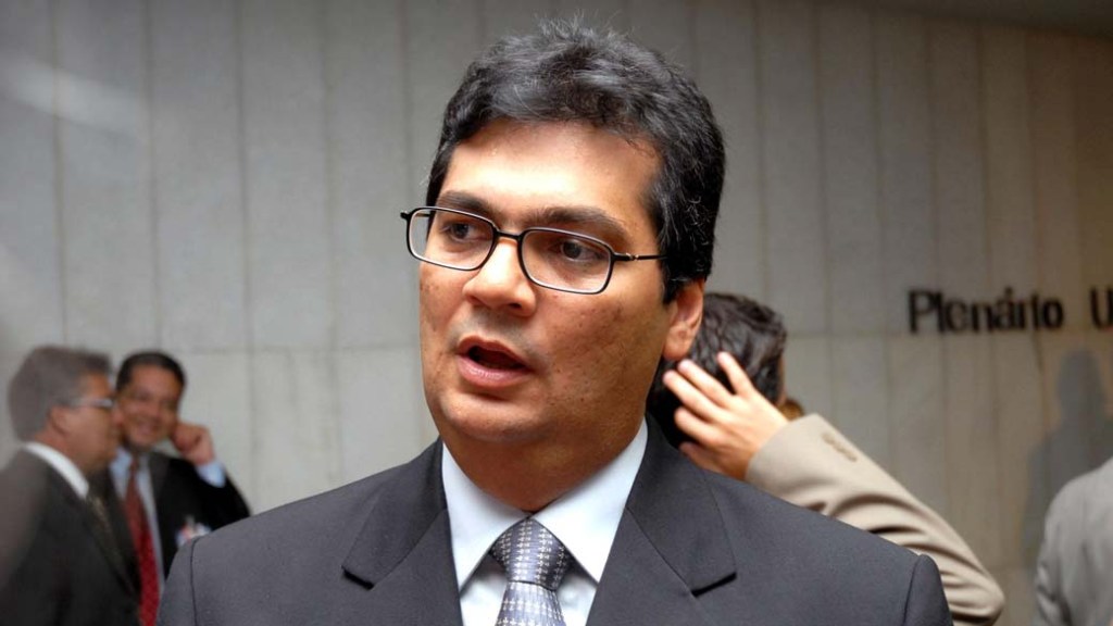 Flávio Dino cancela pagamentos de ex-governador interino do Maranhão