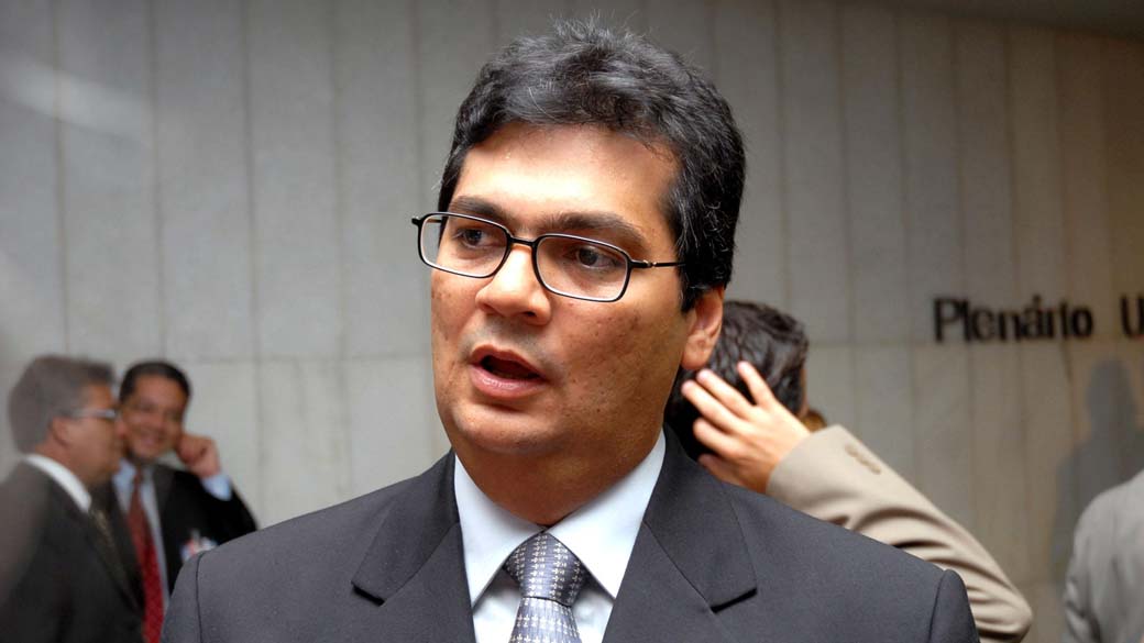 Flávio Dino cancela pagamentos de ex-governador interino do Maranhão