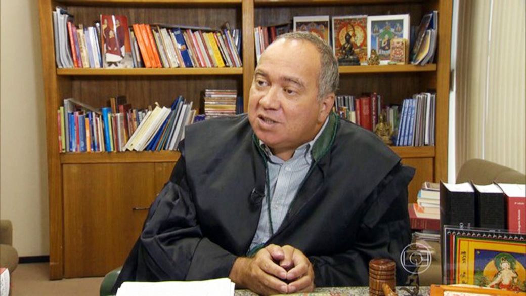 O juiz Flávio Roberto de Souza