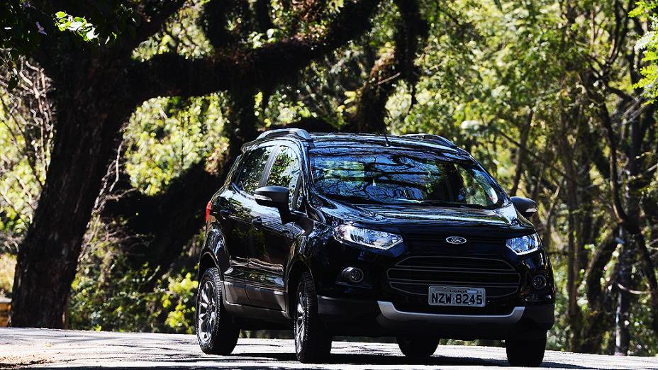 SUV compacto para uso urbano e fora de estrada leve, na terra ou na praia