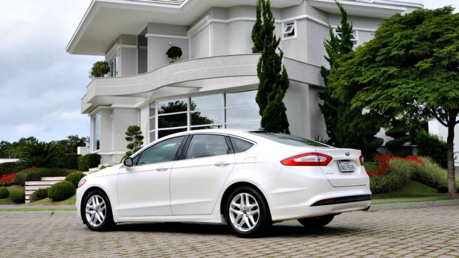 Fusion 2.5 Flex, versão mais barata do modelo da Ford