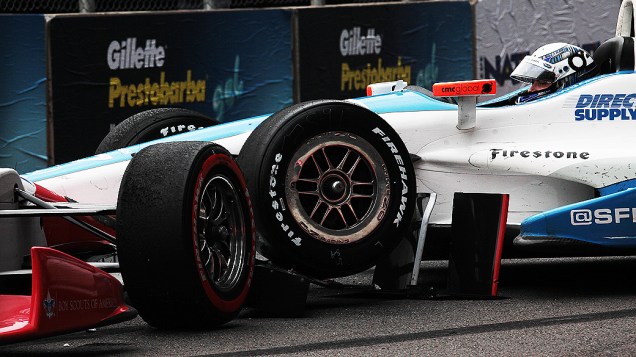 Durante a prova o carro do piloto Josef Newgarden se envolveu num acidente, parando novamente a corrida