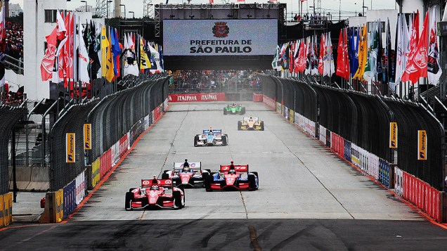 Largada da Fórmula Indy no Sambódromo do Anhembi em São Paulo