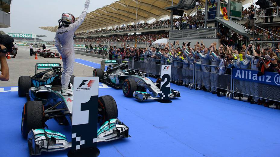 O britânico Lewis Hamilton, da Mercedes, venceu neste domingo (30) o Grande Prêmio da Malásia de Fórmula 1, no circuito de Sepang