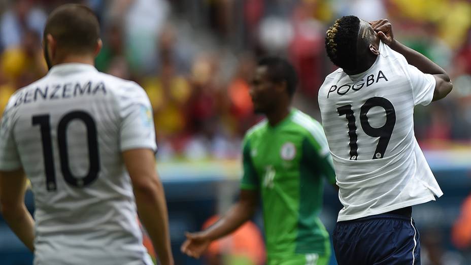 Pogba, da França, lamenta gol perdido no jogo contra a Nigéria no Mané Garrincha, em Brasília 