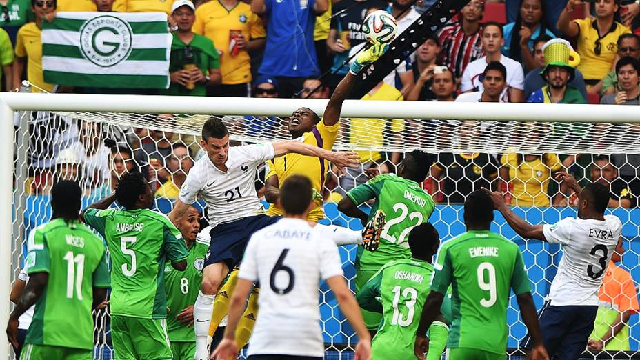 Lance no jogo entre França e Nigéria no Mané Garrincha, em Brasília