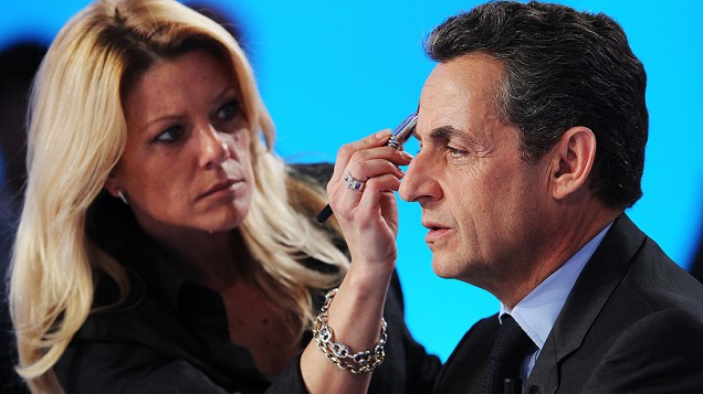 Nicolas Sarkozy, presidente da França e candidato à reeleição, durante preparativos para participar do programa "Le grand journal" em Paris