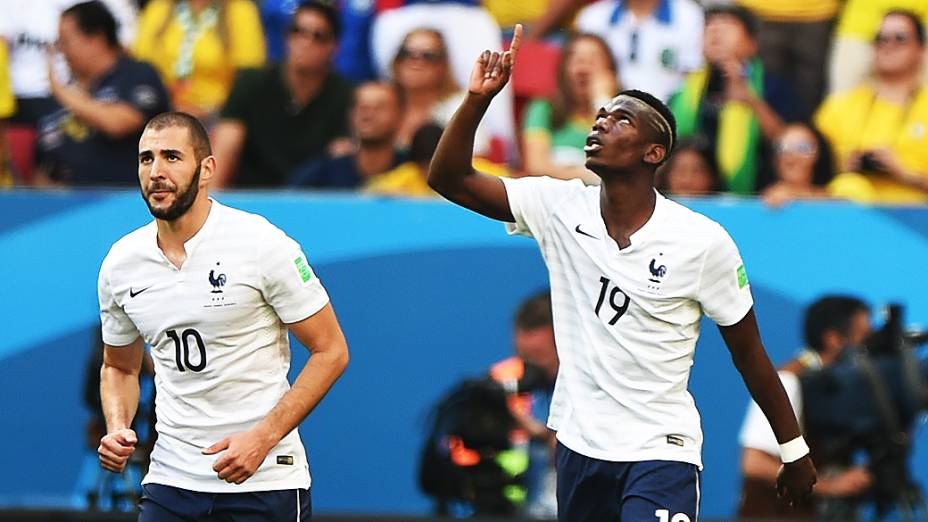 Pogba, da França, comemora gol contra a Nigéria