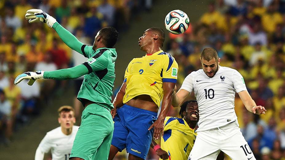 Lance no jogo entre Equador e França no Maracanã, no Rio