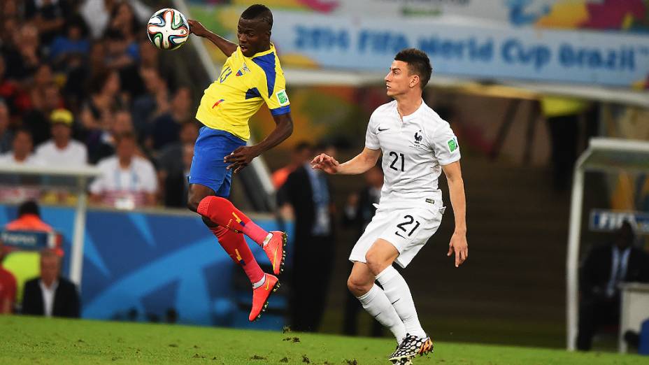 Lance no jogo entre Equador e França no Maracanã, no Rio